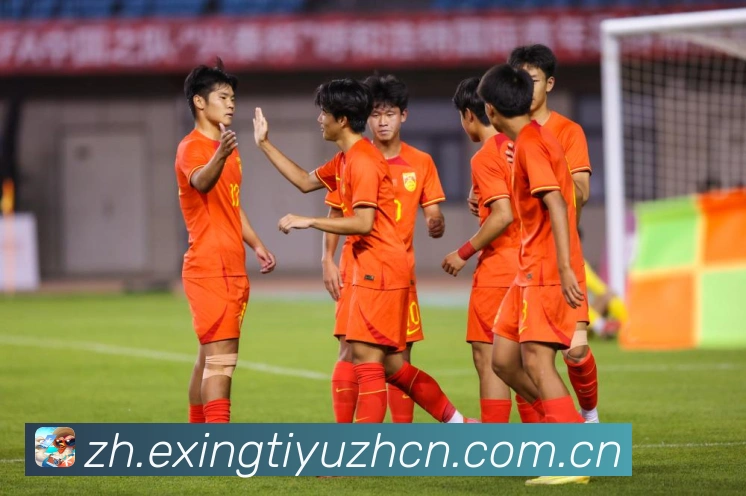 成吉思汗陵旅游区五一二名搏克选手同场竞技展现惊人肌肉力量成长观察:最新赛事动态与深度分析 成吉思汗陵旅游区五一二名搏克选手同场竞技展现惊人肌肉力量成长观察:最新赛事动态与深度分析